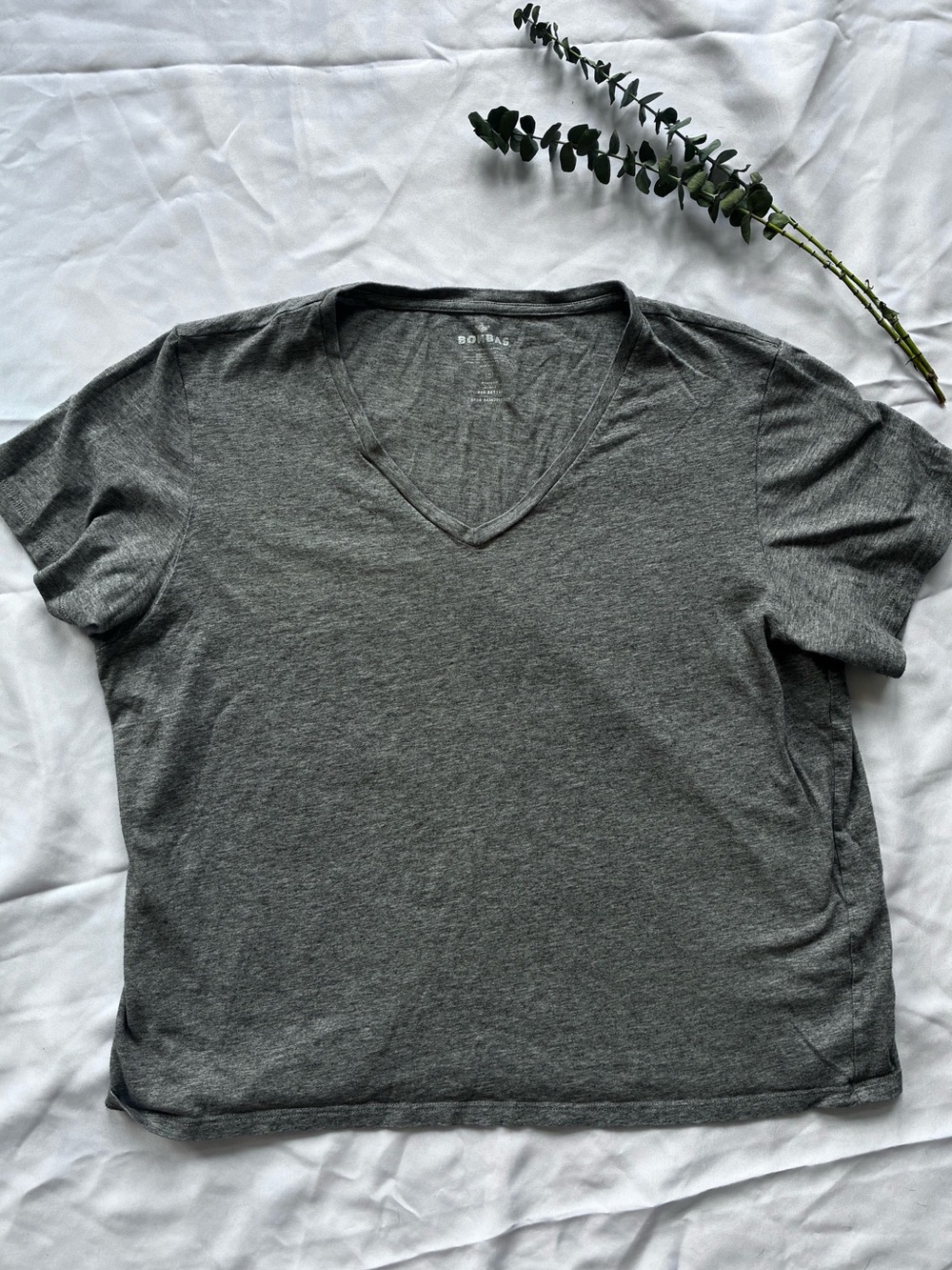 Bombas V-Neck Tee- Gray